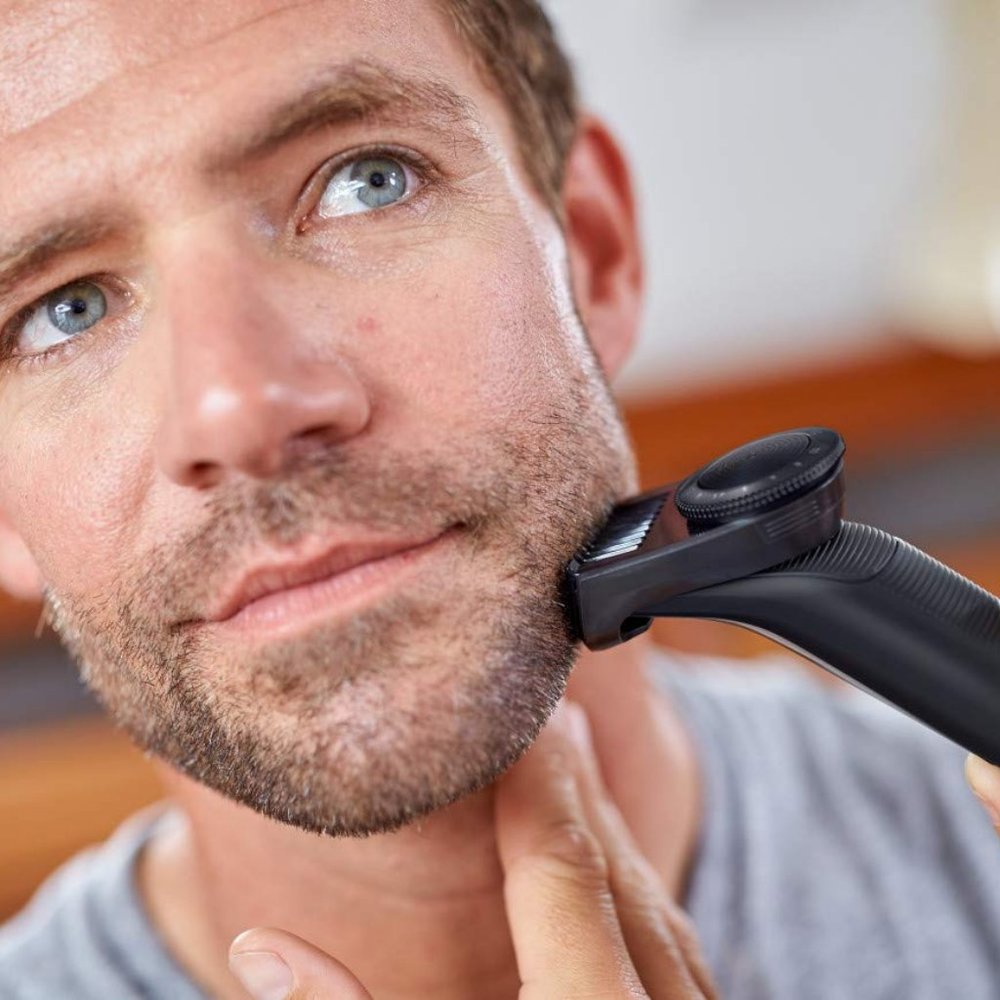 Oneblade Pro Hybrid Electric Trimmer and Shaver, QP651070